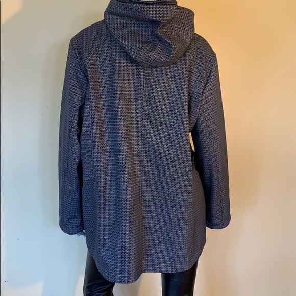 Zero posture weatherproof jacket - Picture 3 of 9